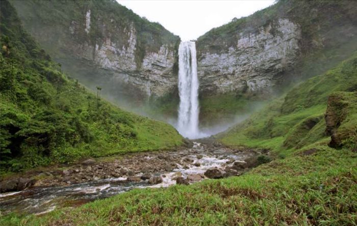 Visit The Breathtaking King George VI Falls In The Amerindian Village ...