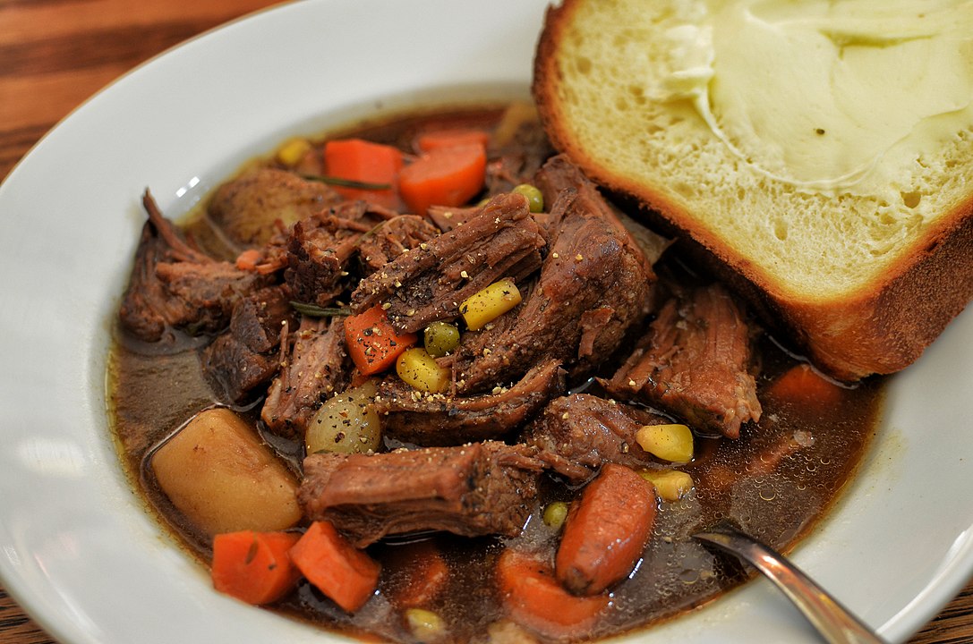 1087px-Beef_stew_15707525894